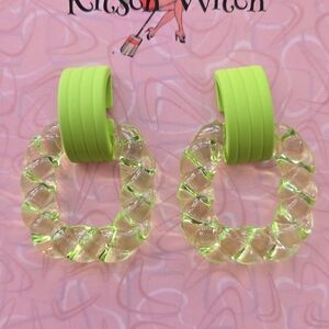 🍀✨️Retro Twist Acrylic Doorknocker Mini Hoop Earrings O/S In Lime Green